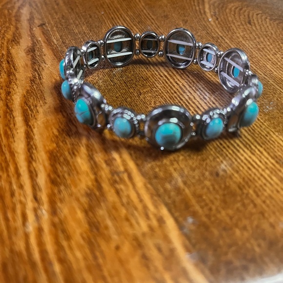 Silver faux Turquoise Bracelet South Western Jewelry Silver Blue Bracelet - Picture 1 of 5